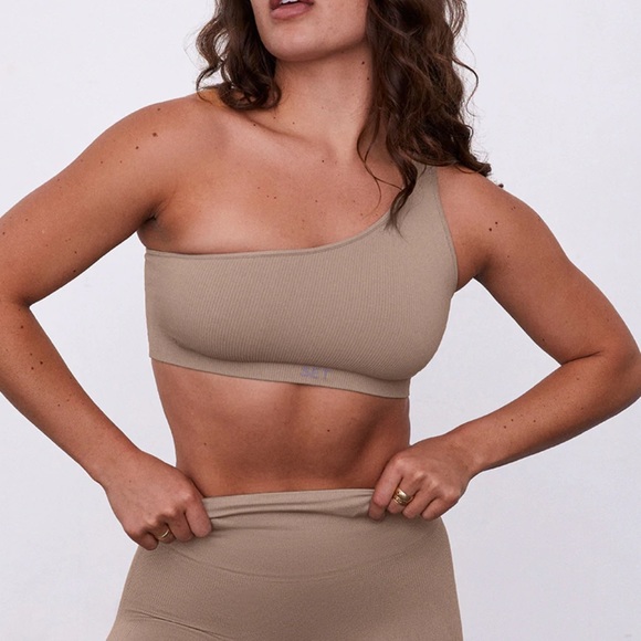 SET Active Other - SETACTIVE one shoulder sports bra - sand